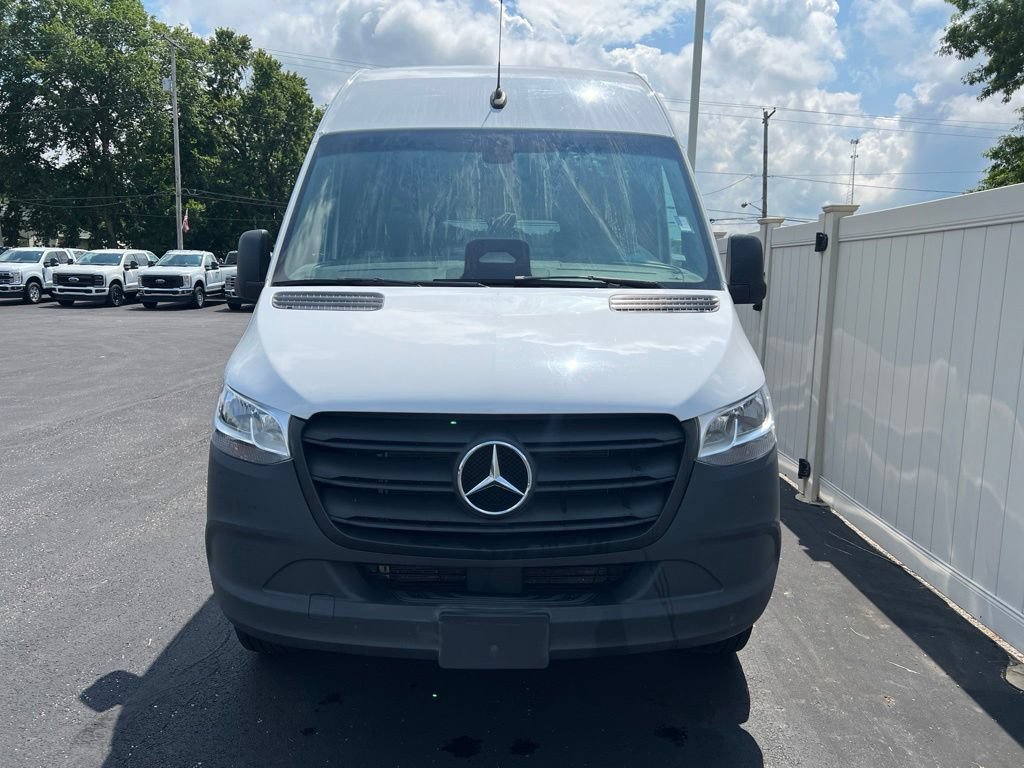 Used 2025 Mercedes-Benz Sprinter 2500 image 7