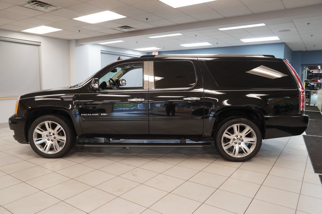 Used 2013 Cadillac Escalade ESV Premium AWD/4WD image 2