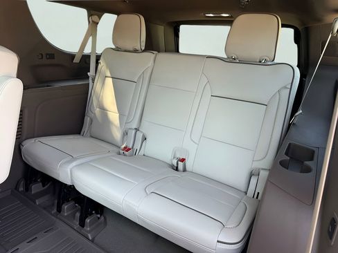 New 2026 GMC Yukon XL Denali w/ Denali Reserve Package AWD/4WD image 14