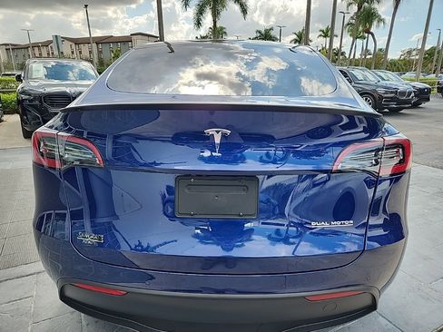 Used 2022 Tesla Model Y Performance image 6
