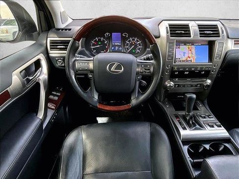 Used 2016 Lexus GX 460 Luxury AWD/4WD image 7