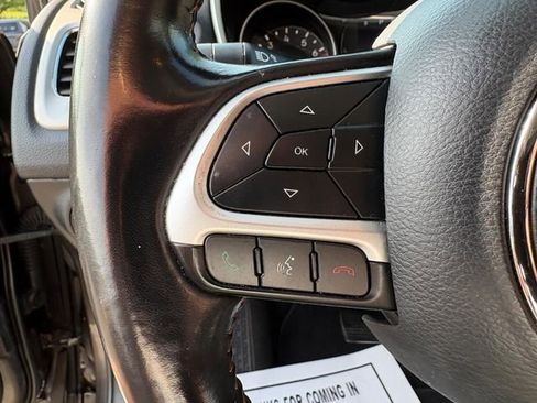 Used 2019 Jeep Compass Latitude image 11