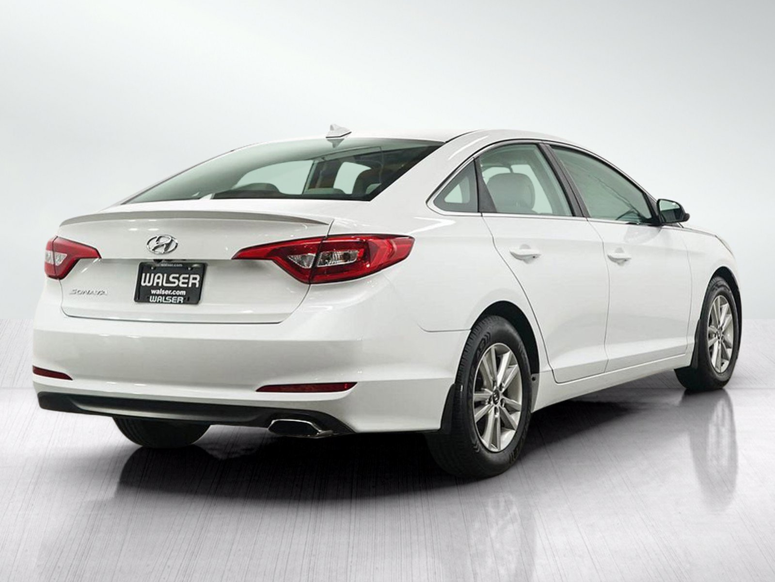 Used 2015 Hyundai Sonata SE w/ Option Group 09 FWD image 5