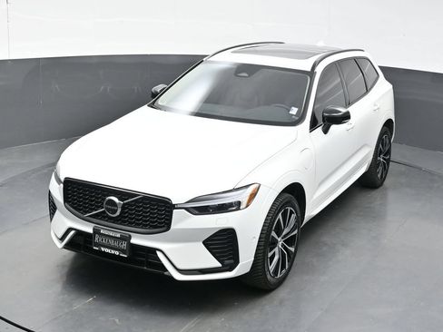 Used 2023 Volvo XC60 T8 Plus AWD/4WD image 31