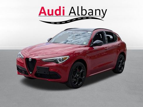 Used 2023 Alfa Romeo Stelvio Veloce AWD/4WD image 6