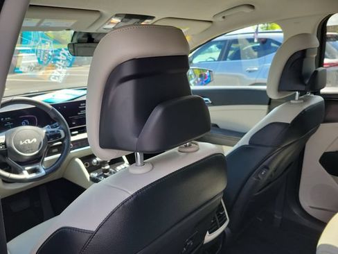 Used 2023 Kia Sportage EX FWD image 12