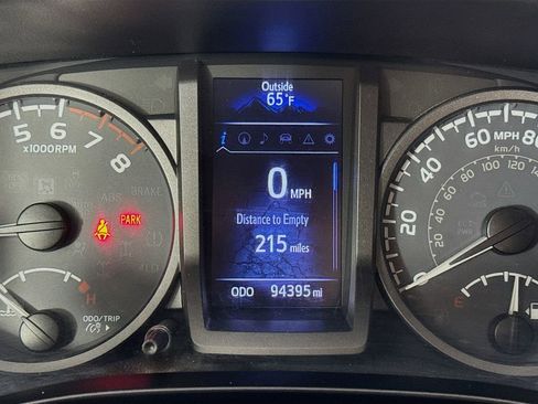 Certified 2017 Toyota Tacoma TRD Off-Road w/ Premium & Technology Package AWD/4WD image 6