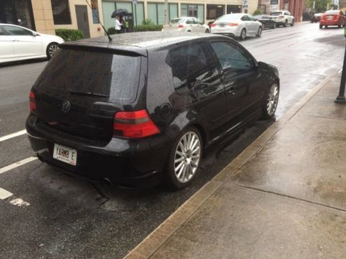 Used 2004 Volkswagen R32 image 3