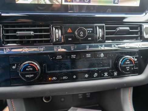 New 2026 Nissan Pathfinder SV image 18