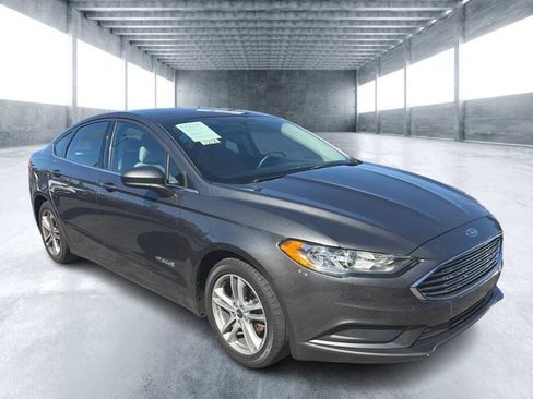 Used 2018 Ford Fusion S FWD image 2