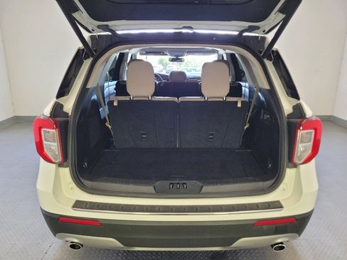 Used 2021 Ford Explorer Limited w/ Equipment Group 301A RWD image 29