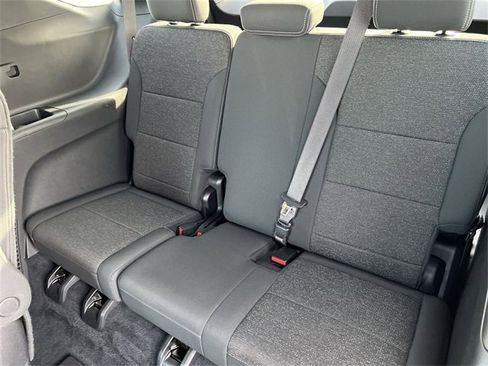 Certified 2025 Chevrolet Traverse LT image 23