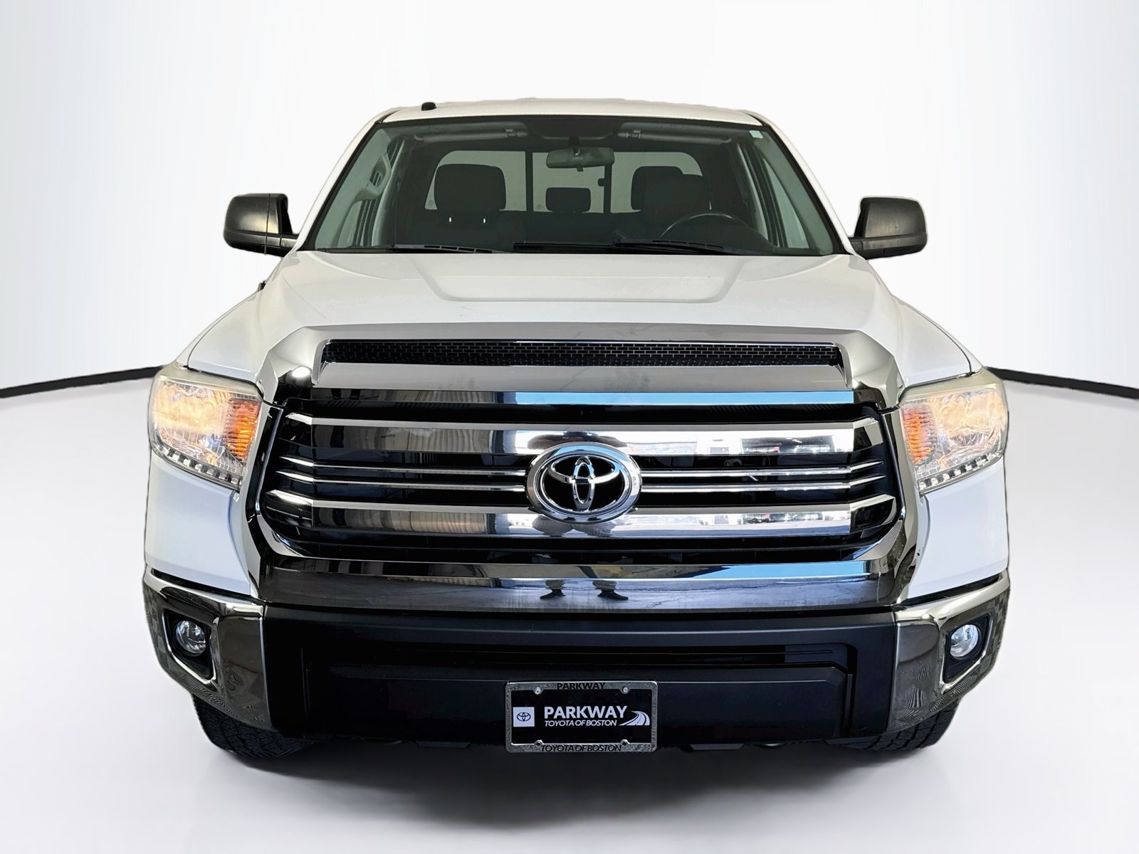 Used 2016 Toyota Tundra SR5 AWD/4WD image 2