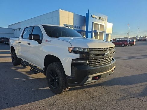 Used 2019 Chevrolet Silverado 1500 LT Trail Boss image 3