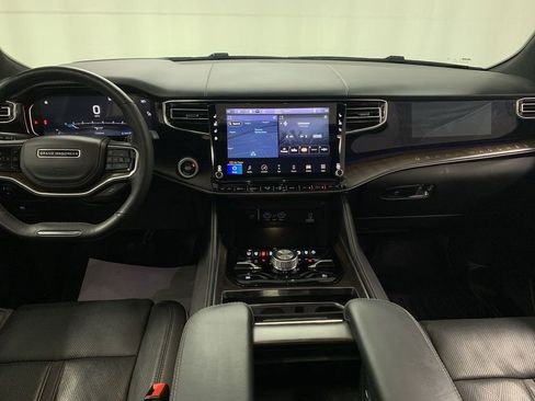 Used 2022 Jeep Grand Wagoneer Series II w/ Convenience Group III image 19