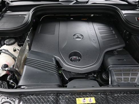 Used 2026 Mercedes-Benz GLS 450 4MATIC image 32