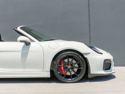 Used 2016 Porsche Boxster Spyder RWD image 39