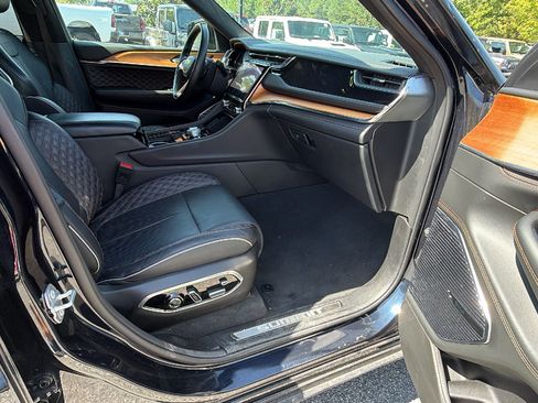 Used 2024 Jeep Grand Cherokee Summit AWD/4WD image 20