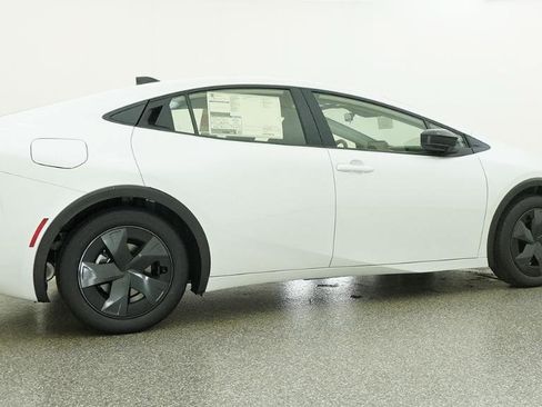 New 2026 Toyota Prius Plug-In Hybrid FWD image 28