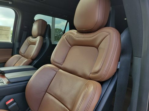 Certified 2022 Lincoln Navigator L Reserve w/ Monochromatic Package RWD image 19