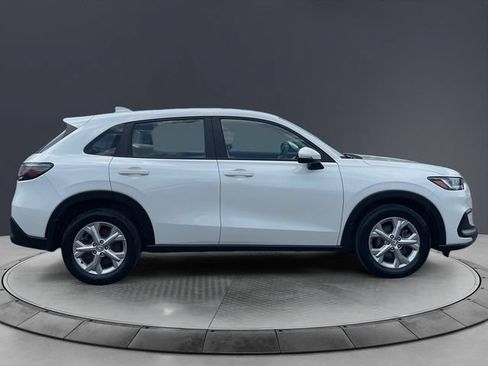 Certified 2024 Honda HR-V LX image 6
