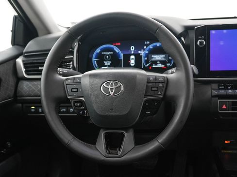 Used 2026 Toyota Camry XLE AWD/4WD image 15