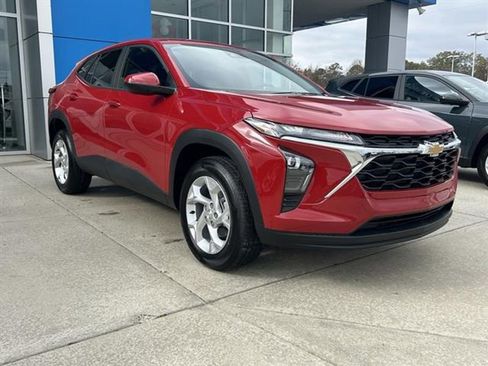 New 2026 Chevrolet Trax LS w/ LS Convenience Package image 4