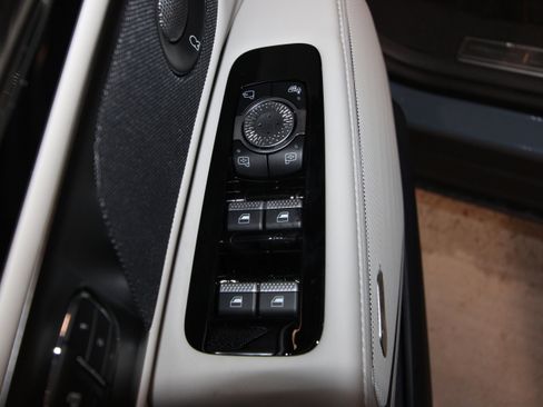 New 2026 Lincoln Nautilus Reserve image 5