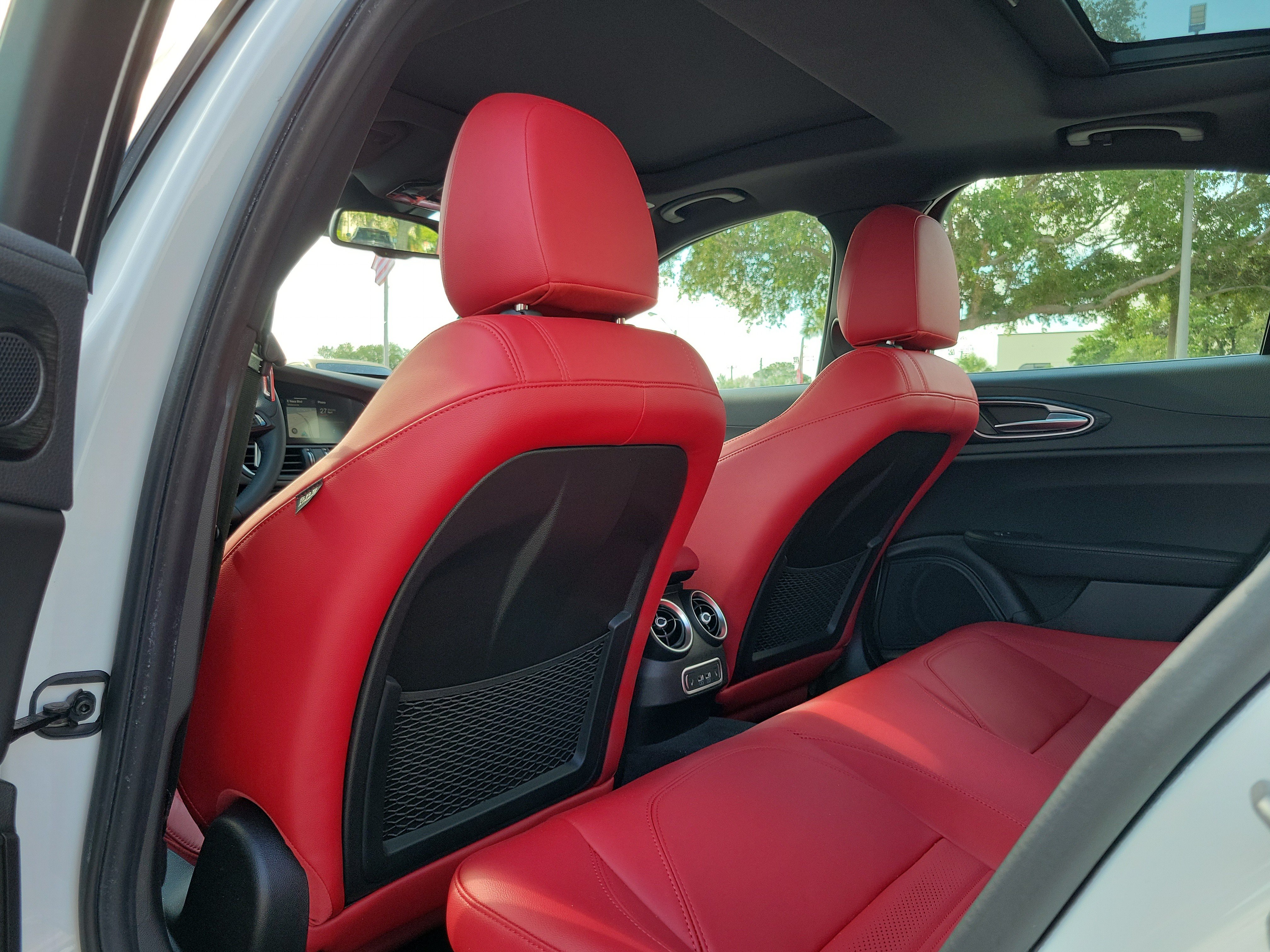 Used 2024 Alfa Romeo Giulia Sprint RWD image 11