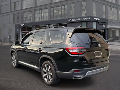 Used 2023 Honda Pilot Elite image 6
