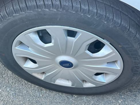 Used 2022 Ford Transit Connect XLT image 14