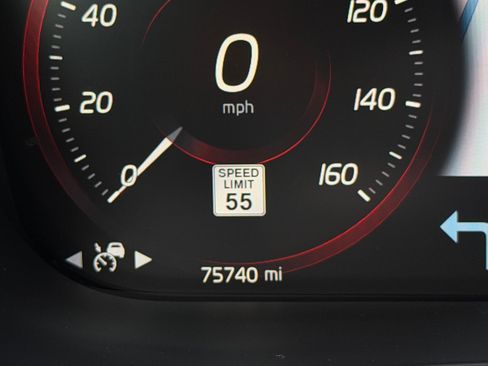Used 2018 Volvo XC60 T6 Momentum w/ Convenience Package AWD/4WD image 19