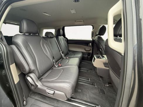 Used 2026 Kia Carnival FWD image 23