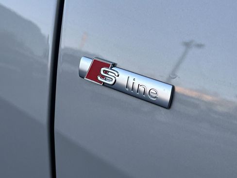 Used 2023 Audi Q8 Premium Plus w/ Premium Plus Package image 28