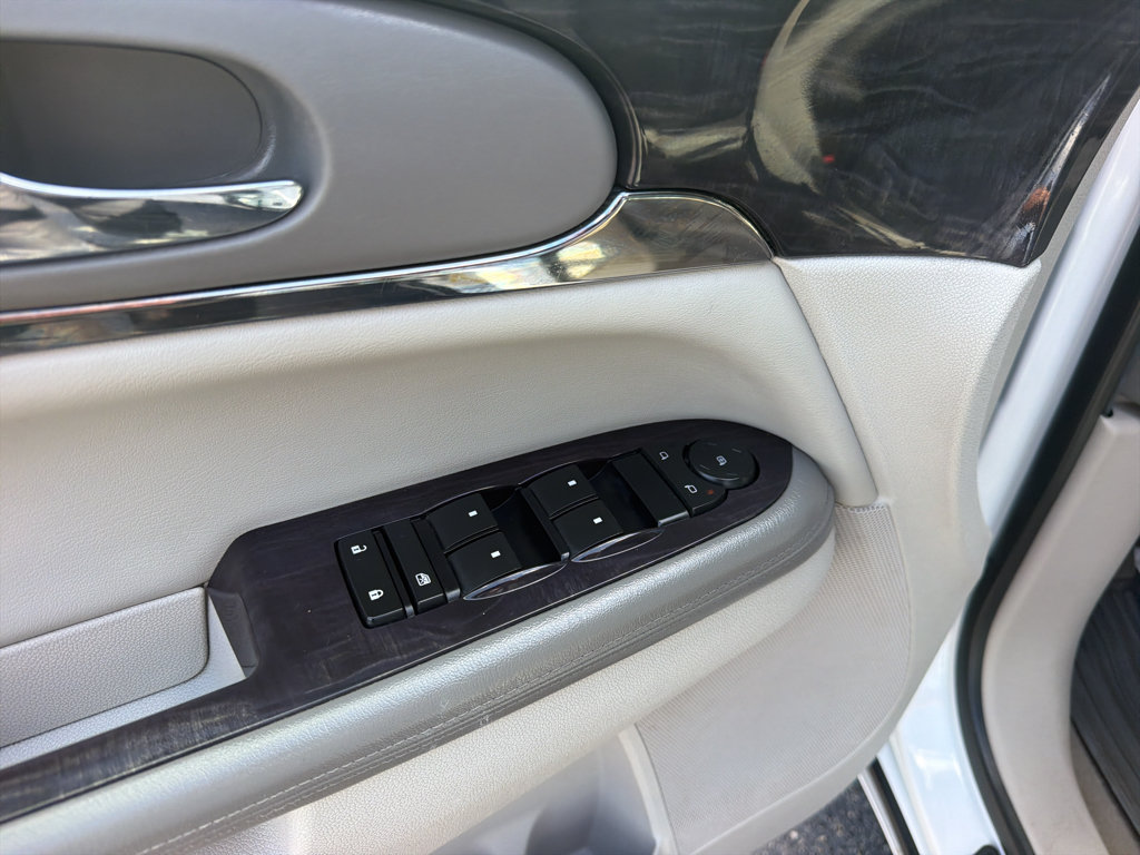 Used 2017 Buick Enclave Convenience FWD image 16