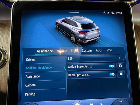 Certified 2026 Mercedes-Benz GLC 300 4MATIC image 38