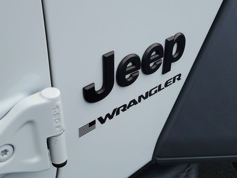 Used 2024 Jeep Wrangler Unlimited Sport AWD/4WD image 5