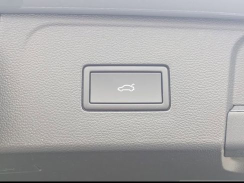 New 2026 Volkswagen Atlas Peak Edition image 15