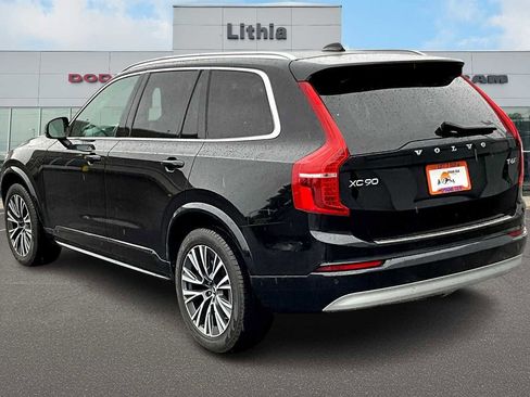 Used 2022 Volvo XC90 T6 Momentum w/ Climate Package image 4