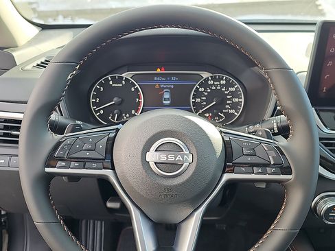 Certified 2025 Nissan Altima 2.5 SR w/ SR Premium Package AWD/4WD image 21