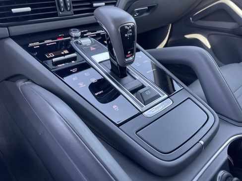 Used 2023 Porsche Cayenne AWD/4WD image 18