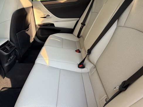 Certified 2023 Lexus ES 350 w/ Premium Package FWD image 32