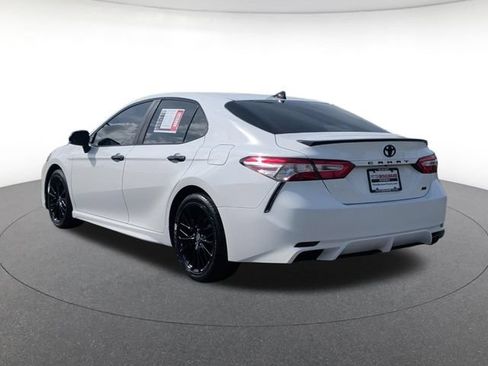 Used 2020 Toyota Camry SE FWD image 3