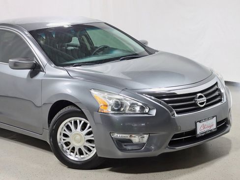 Used 2015 Nissan Altima 2.5 S w/ Power Driver Seat Package FWD image 2