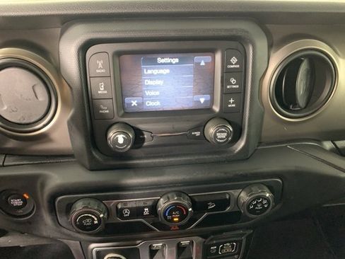 Used 2018 Jeep Wrangler Sport image 22