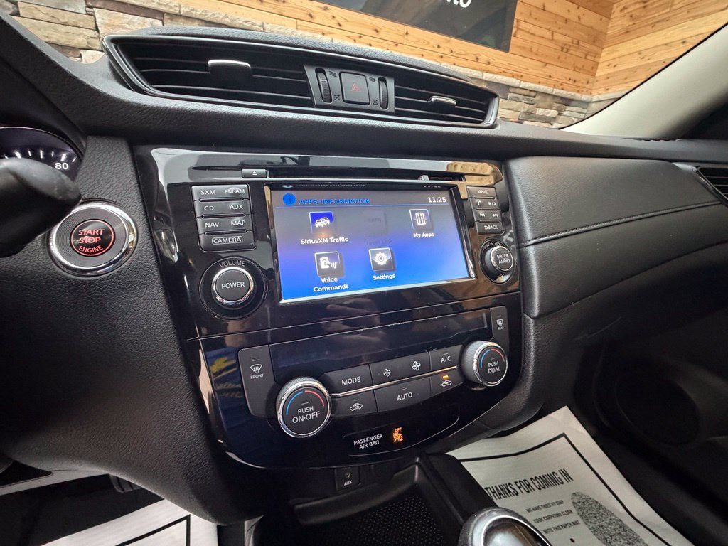 Used 2017 Nissan Rogue SV AWD/4WD image 31