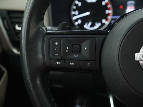 Used 2023 Nissan Rogue SV w/ SV Premium B Package image 24