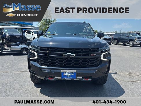 Used 2023 Chevrolet Suburban Z71 w/ Luxury Package AWD/4WD image 2