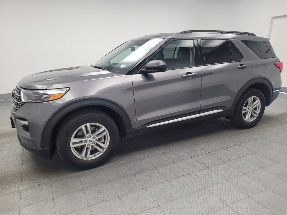 Used 2022 Ford Explorer XLT w/ Equipment Group 202A AWD/4WD image 2