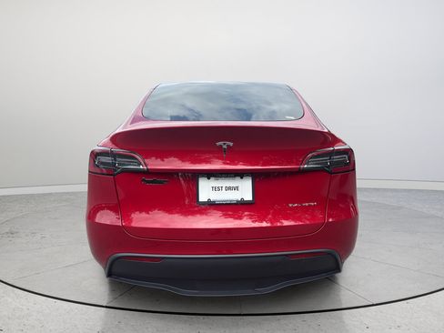 Used 2023 Tesla Model Y Long Range AWD/4WD image 7